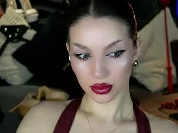Chaturbate Live Sex Cam of mistress_darsy