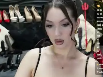 Chaturbate Live Porn of mistress_darsy