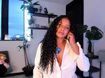 Chaturbate Live Sex Cam of bronzetease