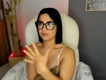 Chaturbate Live Sex Cam of val_varago
