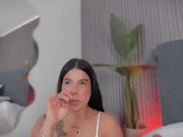 Chaturbate Live Sex Cam of emelie_89