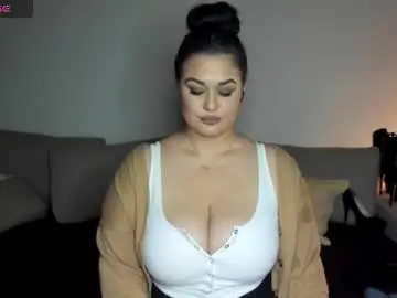 Chaturbate Live Sex Cam of laura_sinner