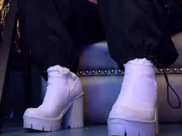 Chaturbate Live Porn of enchantressqueen