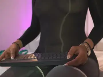 Chaturbate Best live sex cam show of mia_coliin