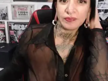 Chaturbate Live Sex Cam of rollyderolandia666