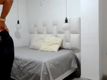 Chaturbate Live Sex Cam of pink__tiffany