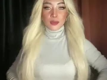 Chaturbate Watch Live Sex Cams of oliviaxxmore69