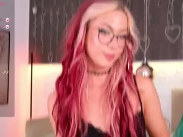 Chaturbate Live Sex Cam of cindefucknrella