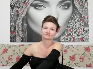 Chaturbate Nude Webcam of illegalbeauty87