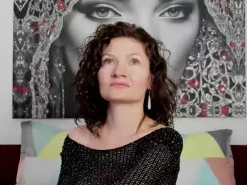 Chaturbate Nude Webcam of illegalbeauty87