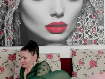 Chaturbate Live Sex Cam of illegalbeauty87