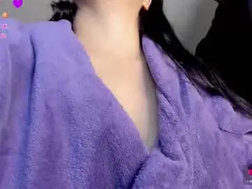 Chaturbate Live Sex Cam of cailyn_hot