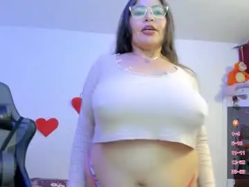 Chaturbate Free Live Porn of esmeralda_milf1