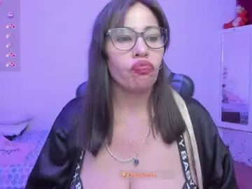 Chaturbate Free Porn Cam of esmeralda_milf1