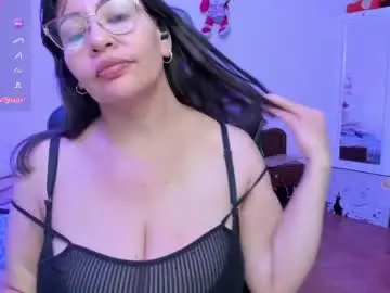 Chaturbate Sex Cam of esmeralda_milf1