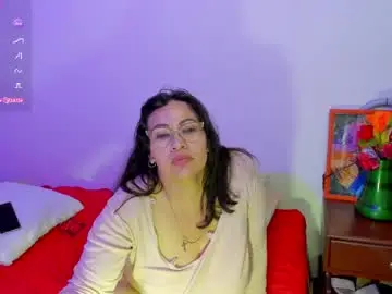 Chaturbate Live Sex of esmeralda_milf1
