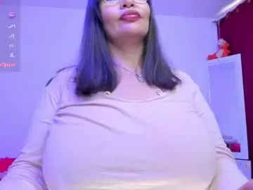 Chaturbate Adult Video Chat of esmeralda_milf1