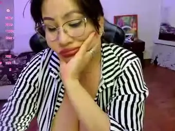 Chaturbate Free Porn Cam of esmeralda_milf1