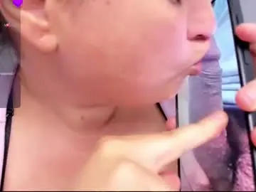 Chaturbate Adult Video Chat of desirehugeboobs4you