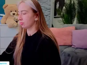 Chaturbate Sex Cam of reina_cummings