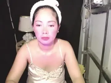 Chaturbate Live Sex Cam of im_yoursweetthea92