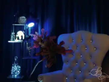 Chaturbate Watch Live Sex Cams of missbeverlymills