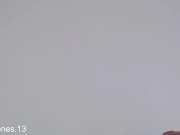 Chaturbate Live Sex Cam of miajones13