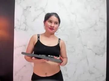 Chaturbate Live Sex of naughty_milf4u_