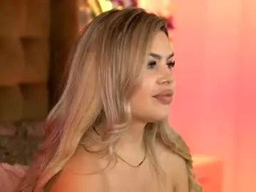 Chaturbate Live Sex Cam of sophieboobsx