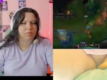 Chaturbate Live Sex Cam of crystal_velvet01