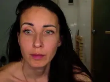 Chaturbate Live Sex Cam of linalivee
