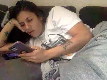 Chaturbate Live Sex Cam of milfsfreaky69