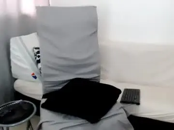 Chaturbate Free Live Porn of laura_pervert_
