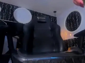 Chaturbate Watch Live Sex Cams of gia_hotwife