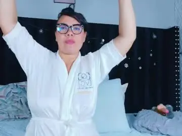 Chaturbate Live Sex of hornylatimommy