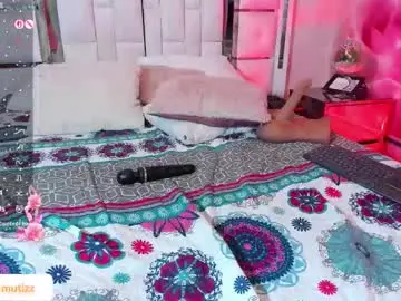 Chaturbate Live Sex Cam of yelena_mutiz