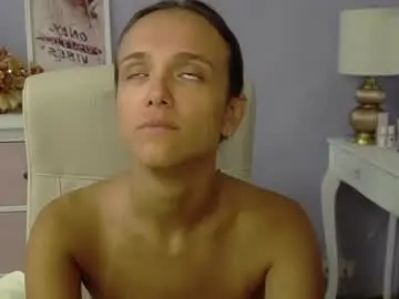 Chaturbate Live Sex Cam of emilly_lust99
