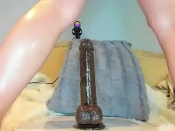 Chaturbate Free Porn Cam of eatmygingersnapps