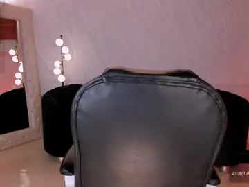 Chaturbate Live Sex Cam of juliettemoreaux