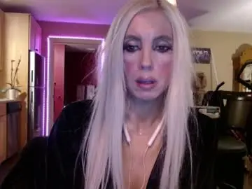 Chaturbate Live Sex Cam of danikawhite69