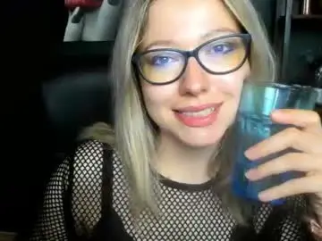 Chaturbate Best live sex cam show of heidi_pleasure