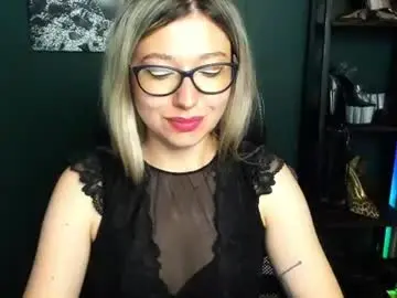 Chaturbate Sex Chat of heidi_pleasure