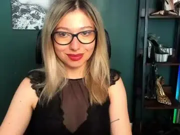 Chaturbate Nude Webcam of heidi_pleasure