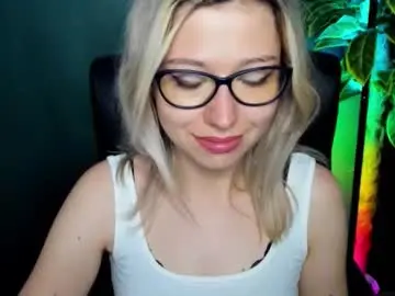 Chaturbate Best live sex cam show of heidi_pleasure
