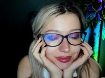 Chaturbate Nude Webcam of heidi_pleasure