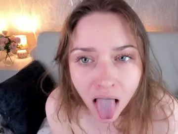 Chaturbate Live Sex Cam of bella_ramsi