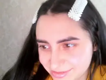 Chaturbate Live Sex Cam of cute_strawberry_