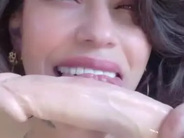 Chaturbate Live Sex of hannah_borbon_