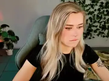 Chaturbate Live Sex of adelloyss