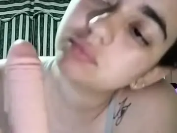 Chaturbate Live Sex Cam of ariadna_25_